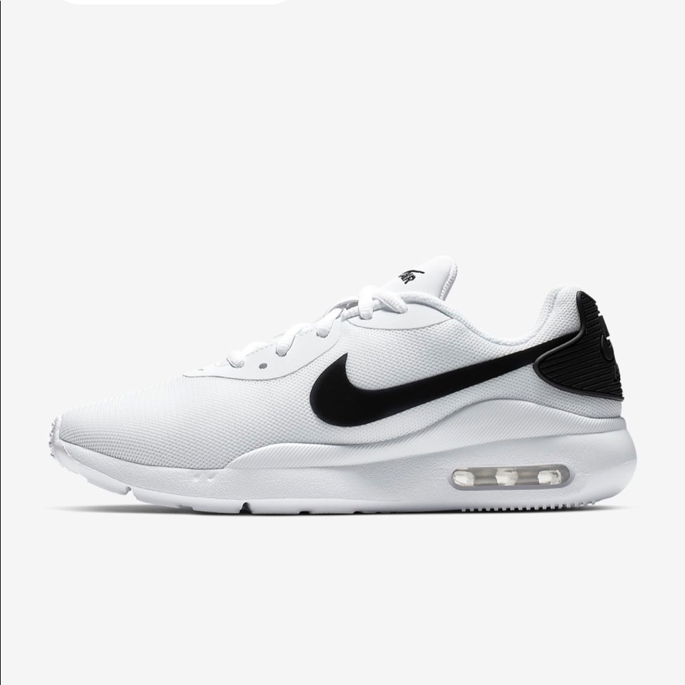 💥NIB NIKE air max Oketo